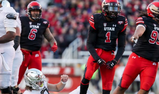 Utah Utes defensive back Jaylon Johnson (1) celebrates after sacking Oregon Ducks quarterback Justi...