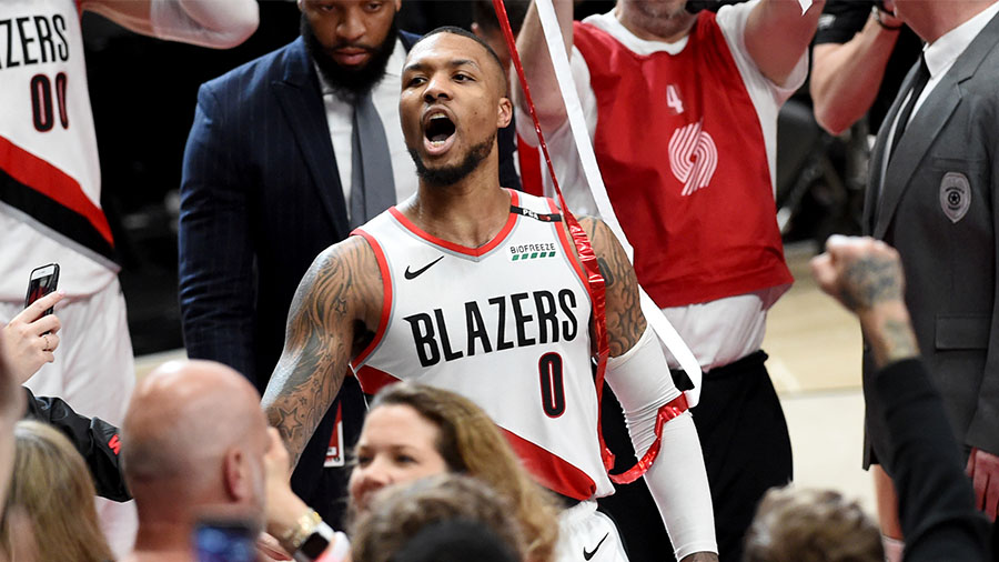 Damian-Lillard-Buzzer-Beater.jpg