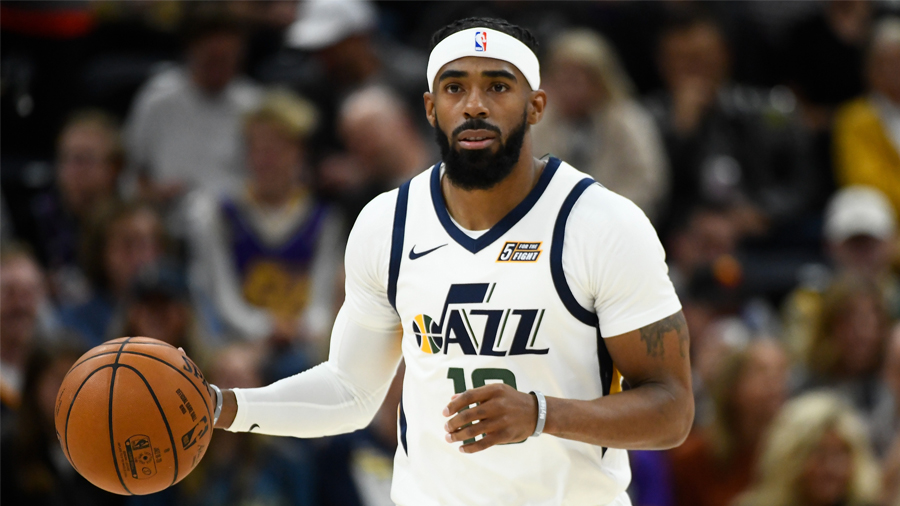 Conley Throws Over-The-Shoulder Pass To Gobert For Dunk Against Bucks