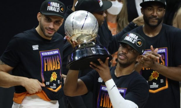 Chris Paul Leads Suns Past Clippers 130-103, Into NBA Finals