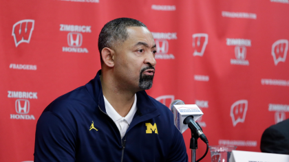 Michigan's Juwan Howard Returns, Has Meetings With Players
