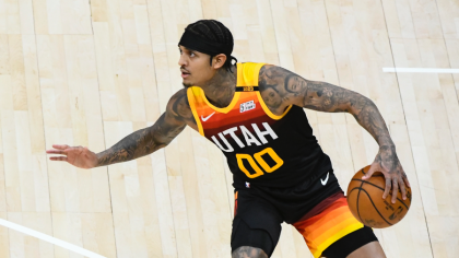 Jordan Clarkson Creates Space With Nifty Move, Hits Shot Against Lakers