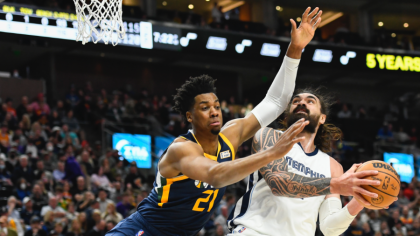 Clarkson, Whiteside Connect For Big Assist, Dunk Against Grizzlies
