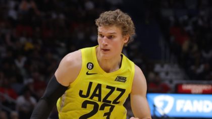 Markkanen Drives Baseline For Dunk, Sparks 9-0 Jazz Run Against Clippers