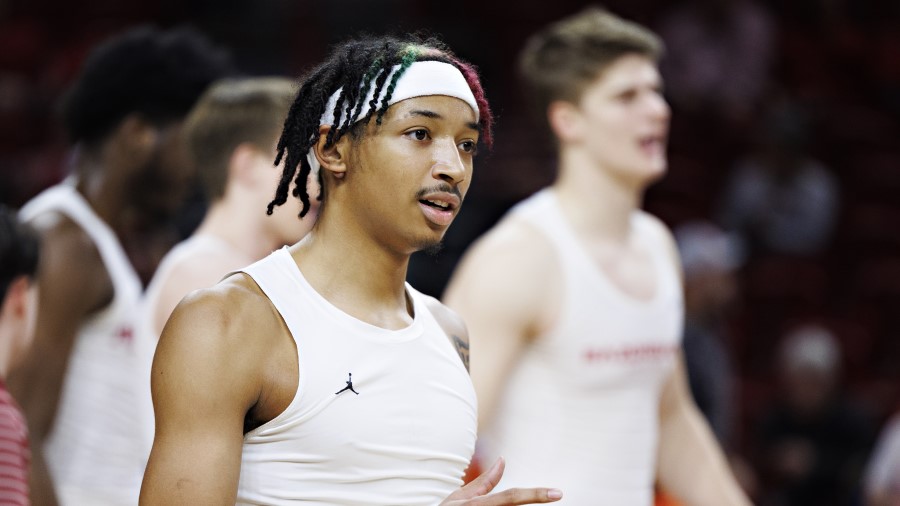 Nick Smith Jr. #3 of the Arkansas Razorbacks warms up before a game against the Mississippi State B...
